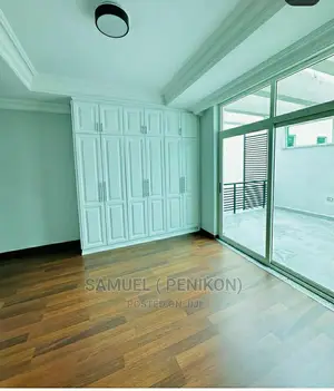 9bdrm House in Compound Home, Yeka for sale