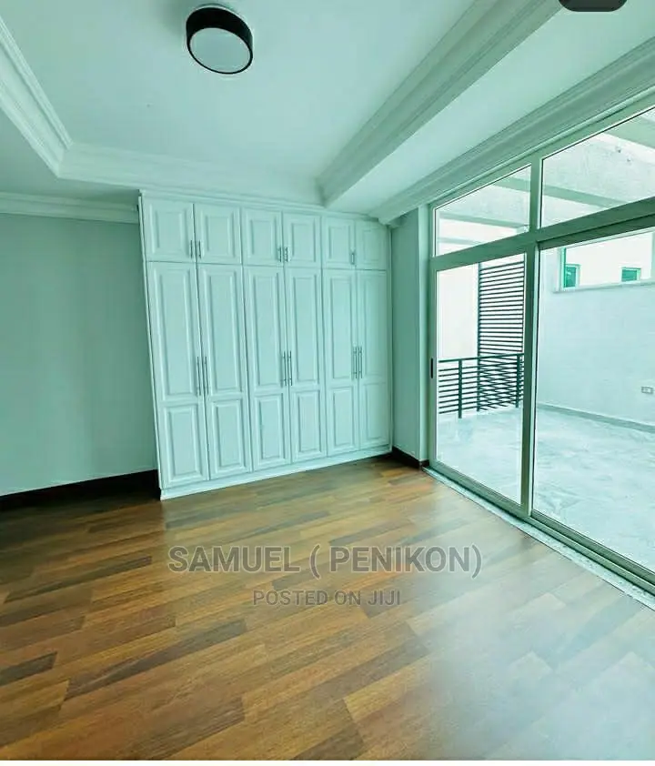 9bdrm House in Compound Home, Yeka for sale