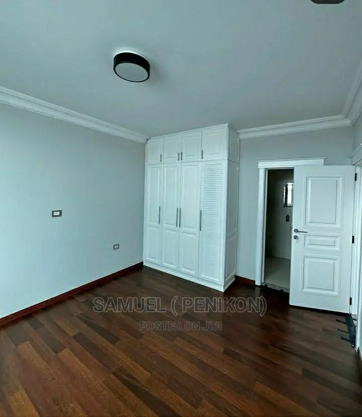 9bdrm House in Compound Home, Yeka for sale