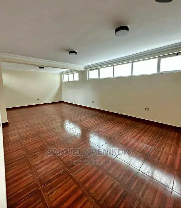 9bdrm House in Compound Home, Yeka for sale