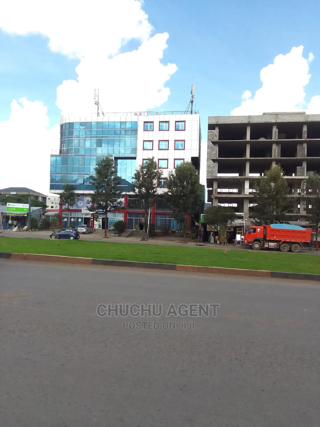 መኪና መሸጫ ወይም ማሳያ Show Room