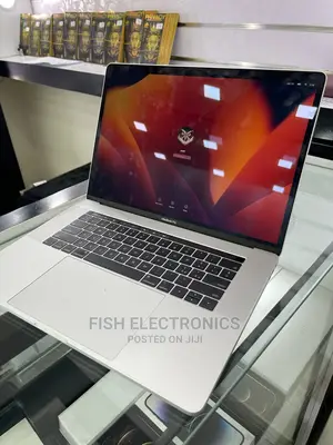 Laptop Apple MacBook Pro 2017 16GB Intel Core I5 SSD 1T