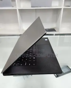 New Laptop Dell XPS 13 9360 16GB Intel Core I7 SSD 512GB