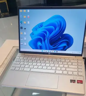 New Laptop HP Pavilion 13 16GB AMD Ryzen 7 SSD 1T