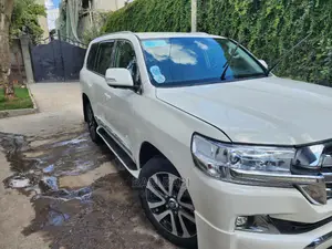 Toyota Land Cruiser 4.5 V8 VXR 2013 White