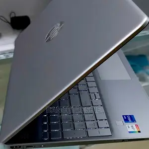New Laptop HP 8GB Intel Core I7 SSD 512GB