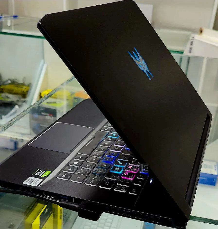 New Laptop Acer Predator 17 8GB Intel Core I7 SSD 1T