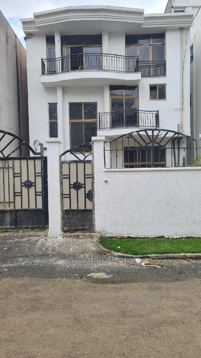 8bdrm House in Addis Abeba, Bole for sale