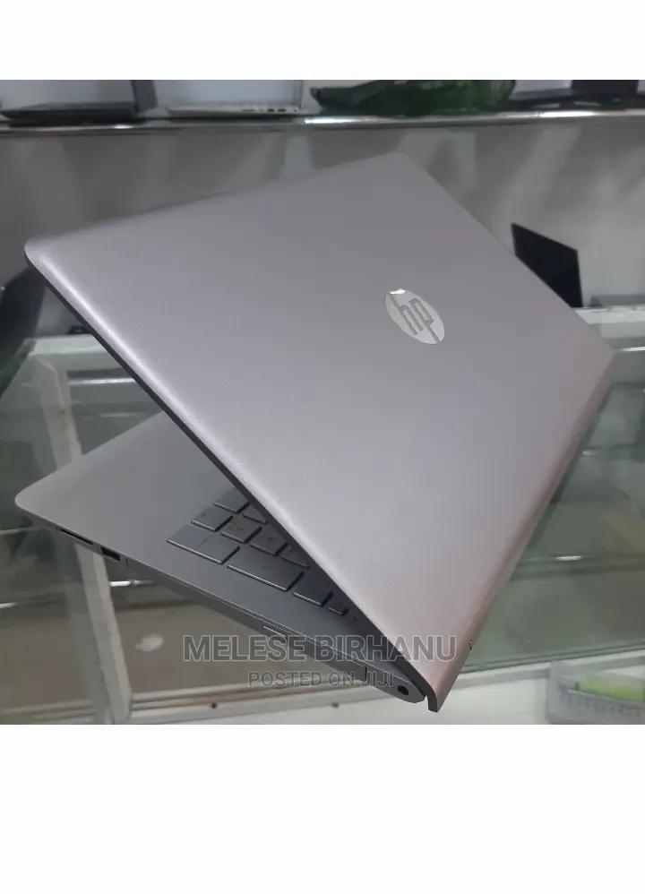New Laptop HP Pavilion 15 12GB Intel Core i5 SSD 256GB