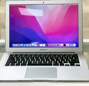 New Laptop Apple MacBook Pro 2017 8GB Intel Core I5 SSD 256GB