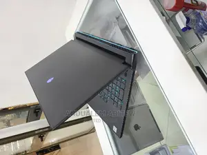 New Laptop Alienware M17x R2 32GB Intel Core I7 SSD 1T