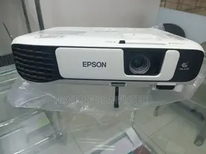 Brand New EPSON Projector Eb-S41