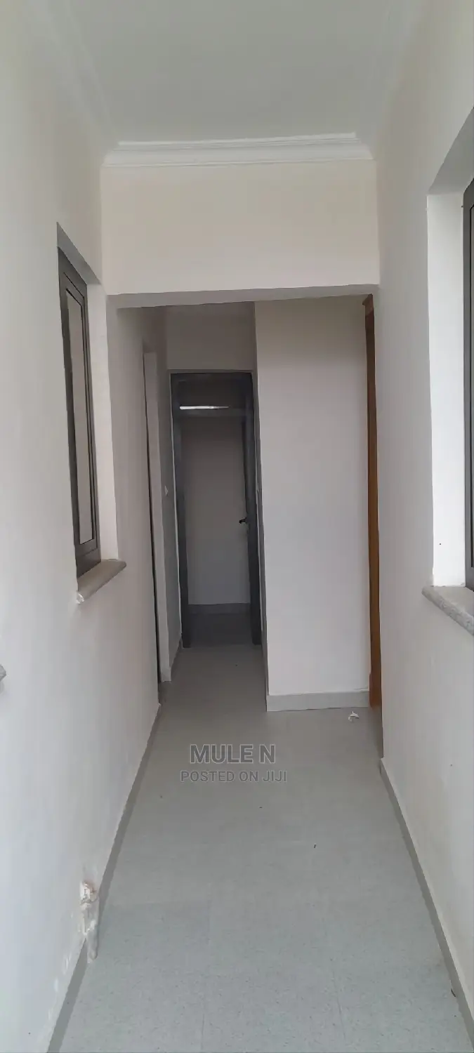 Furnished 6bdrm Villa in ሠሚት አካባቢይ, Bole for sale