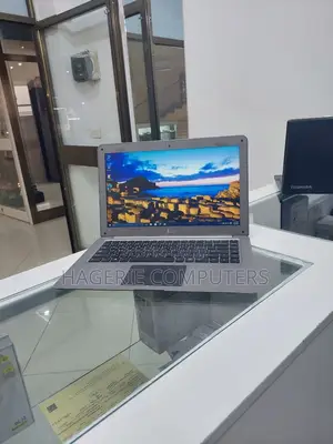 New Laptop I-Life ZedAir 2GB Intel Core 2 Quad SSD 140GB