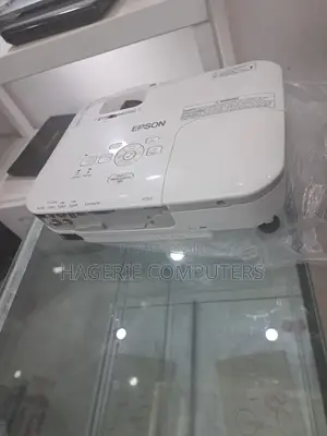 New Brand New EPSON Projector