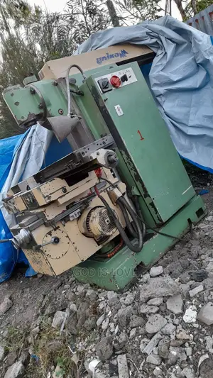 Universal Miling Machine