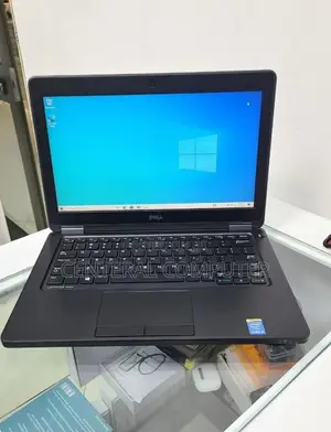 New Laptop Dell Latitude 3520 4GB Intel Core I5 HDD 500GB