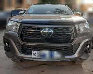 Toyota Hilux 2017 Gold