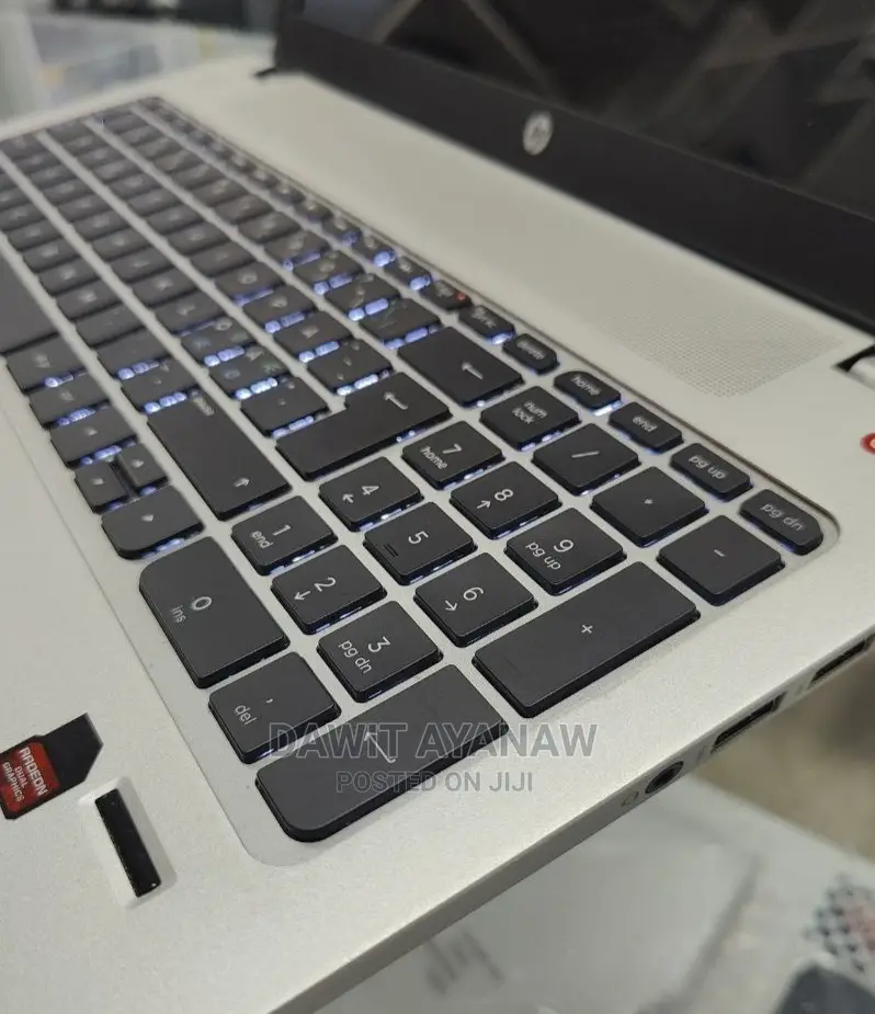 New Laptop HP 8GB AMD A8 HDD 1T