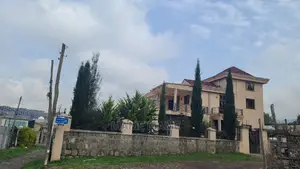 5bdrm House in Addis Abeba, Bole for sale