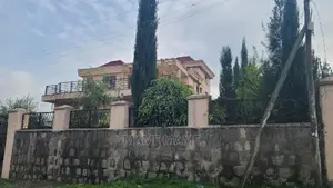 5bdrm House in Addis Abeba, Bole for sale