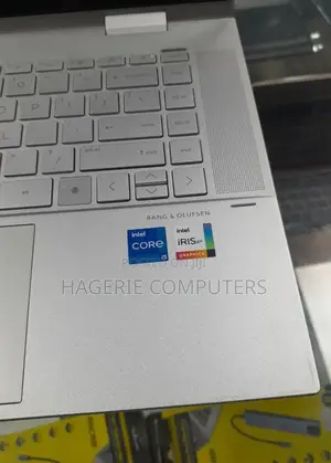 New Laptop HP Envy X360 8GB Intel Core I5 SSD 256GB