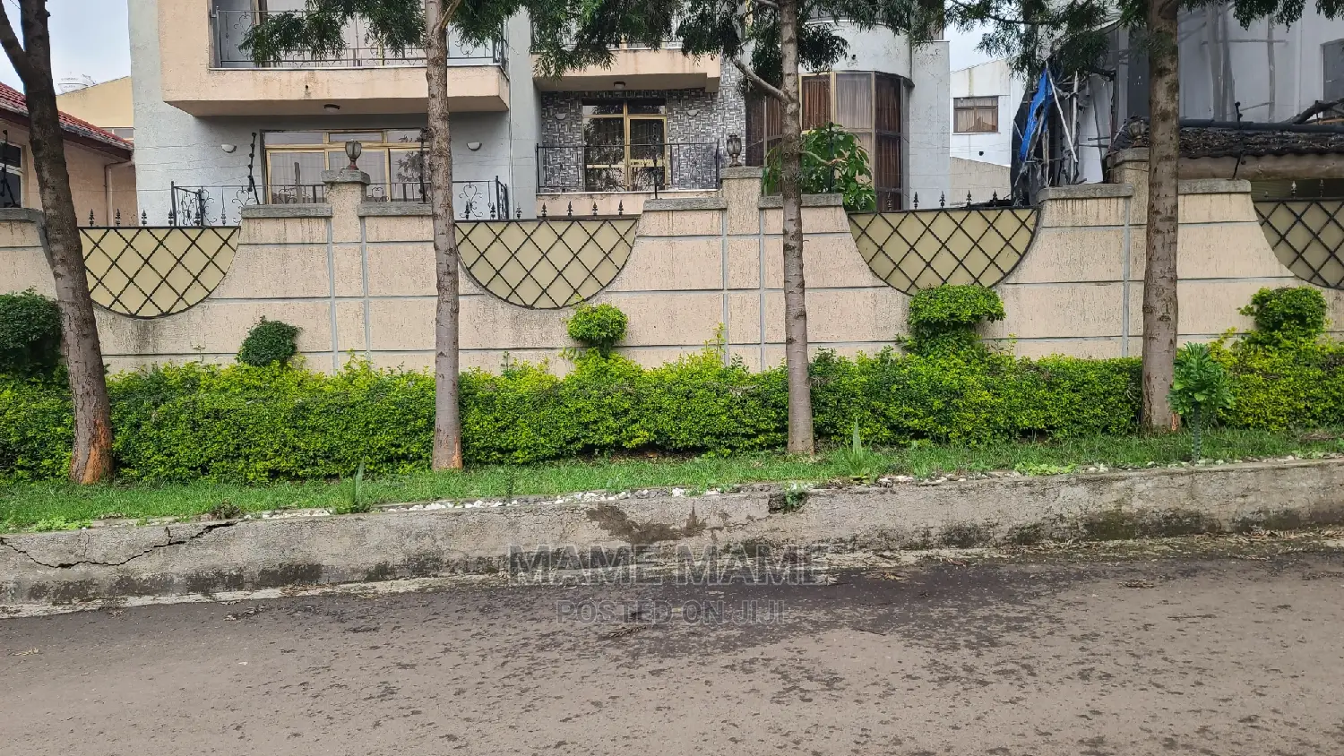 5bdrm House in Addis Abeba, Bole for sale