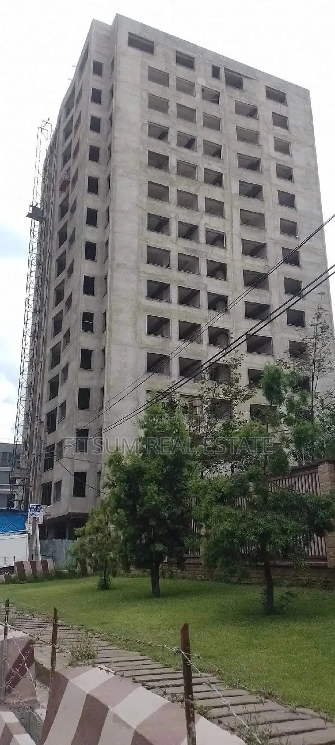 3bdrm Apartment in Palm Realtor, Bole for sale
