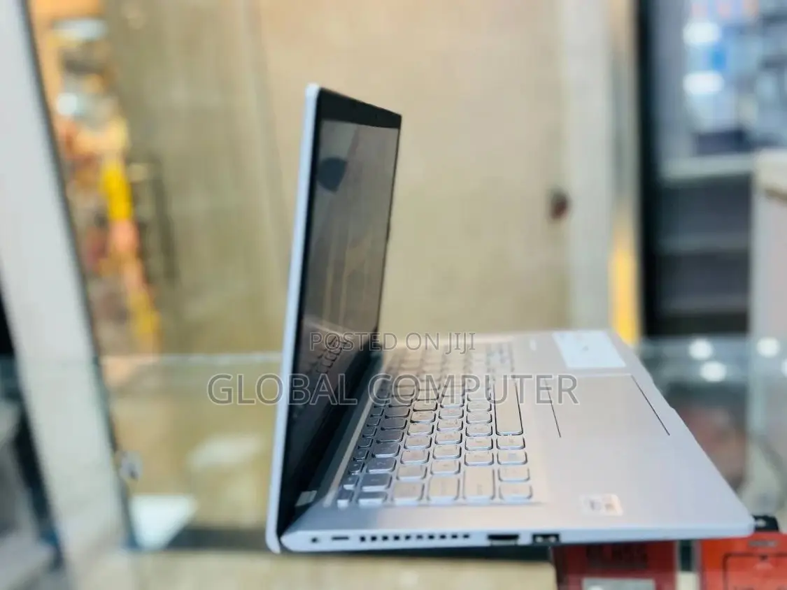 New Laptop Asus VivoBook 15 X505BA 8GB Intel Core I3 SSD 256GB