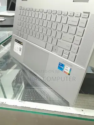New Laptop HP Envy X360 8GB Intel Core I5 SSD 256GB