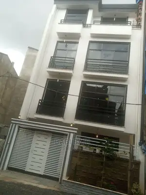 5bdrm House in Semit Area, Bole for sale