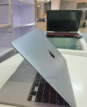 New Laptop Apple MacBook Pro 2020 16GB Intel Core I5 SSD 1T