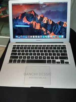 New Laptop Apple MacBook 2017 8GB Intel Core I5 SSD 128GB