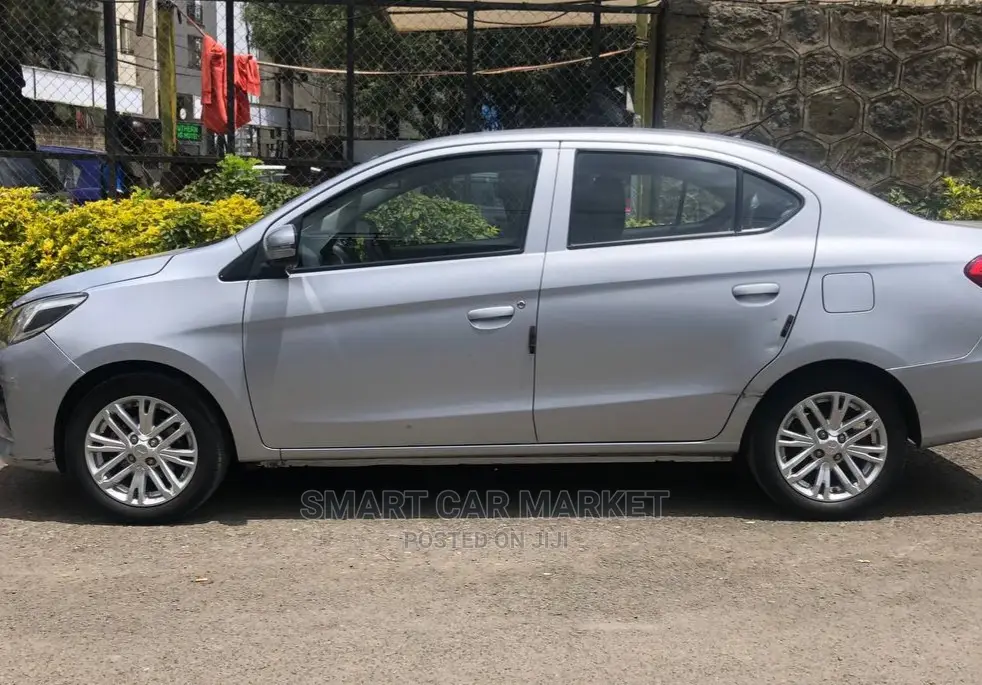 Mitsubishi Attrage 2021 Silver