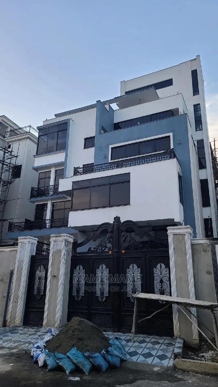 10bdrm House in Addis Abeba, Bole for sale