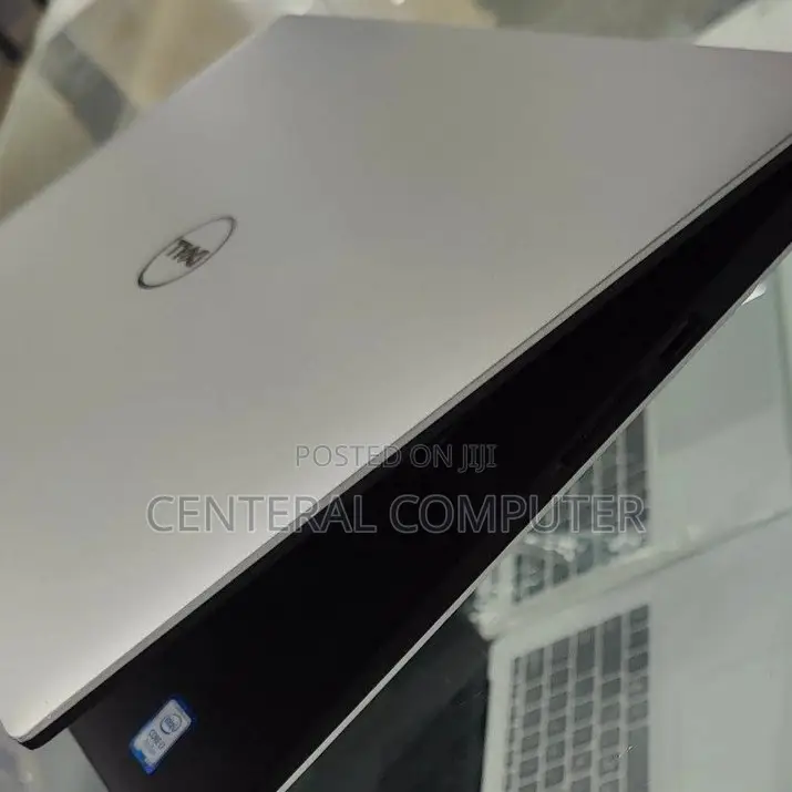 New Laptop Dell XPS 15 (9550) 16GB Intel Core I7 SSD 512GB
