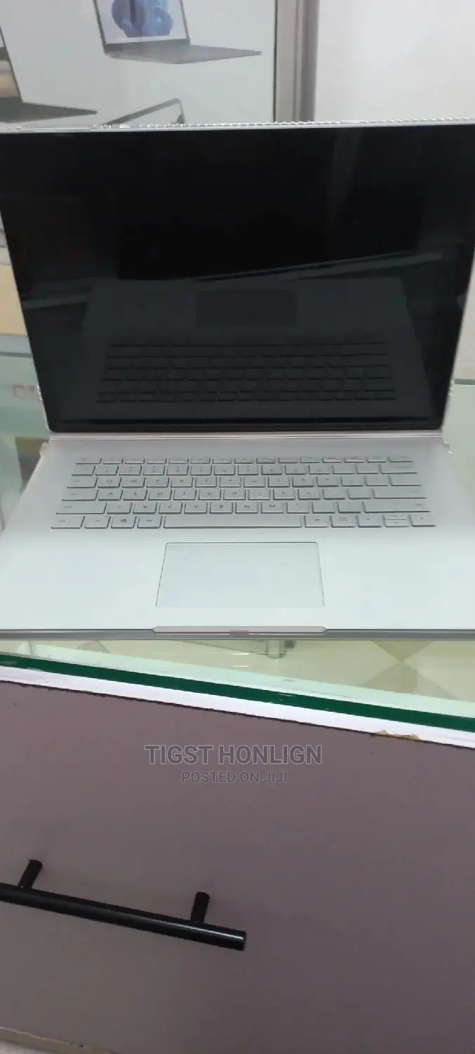 New Laptop Microsoft Surface 16GB Intel Core I7 SSD 256GB