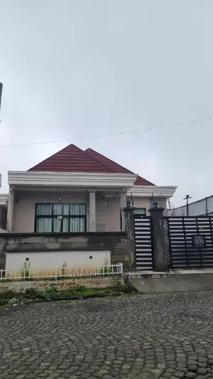 5bdrm Villa in Addis Abeba, Bole for sale