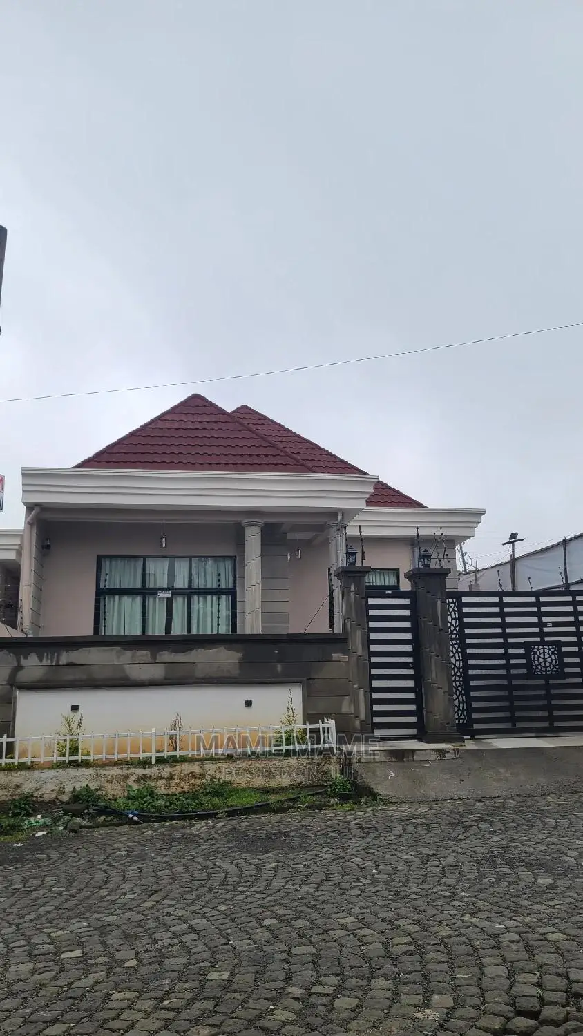 5bdrm Villa in Addis Abeba, Bole for sale
