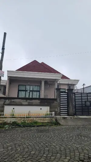 5bdrm Villa in Addis Abeba, Bole for sale