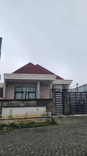 5bdrm Villa in Addis Abeba, Bole for sale