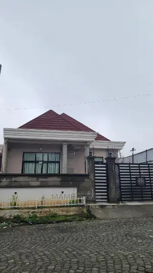 5bdrm Villa in Addis Abeba, Bole for sale