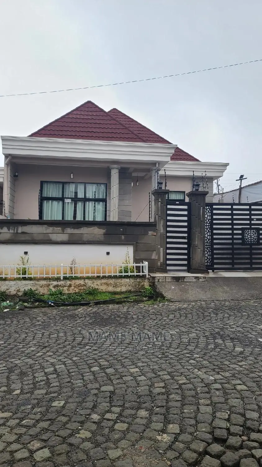 5bdrm Villa in Addis Abeba, Bole for sale