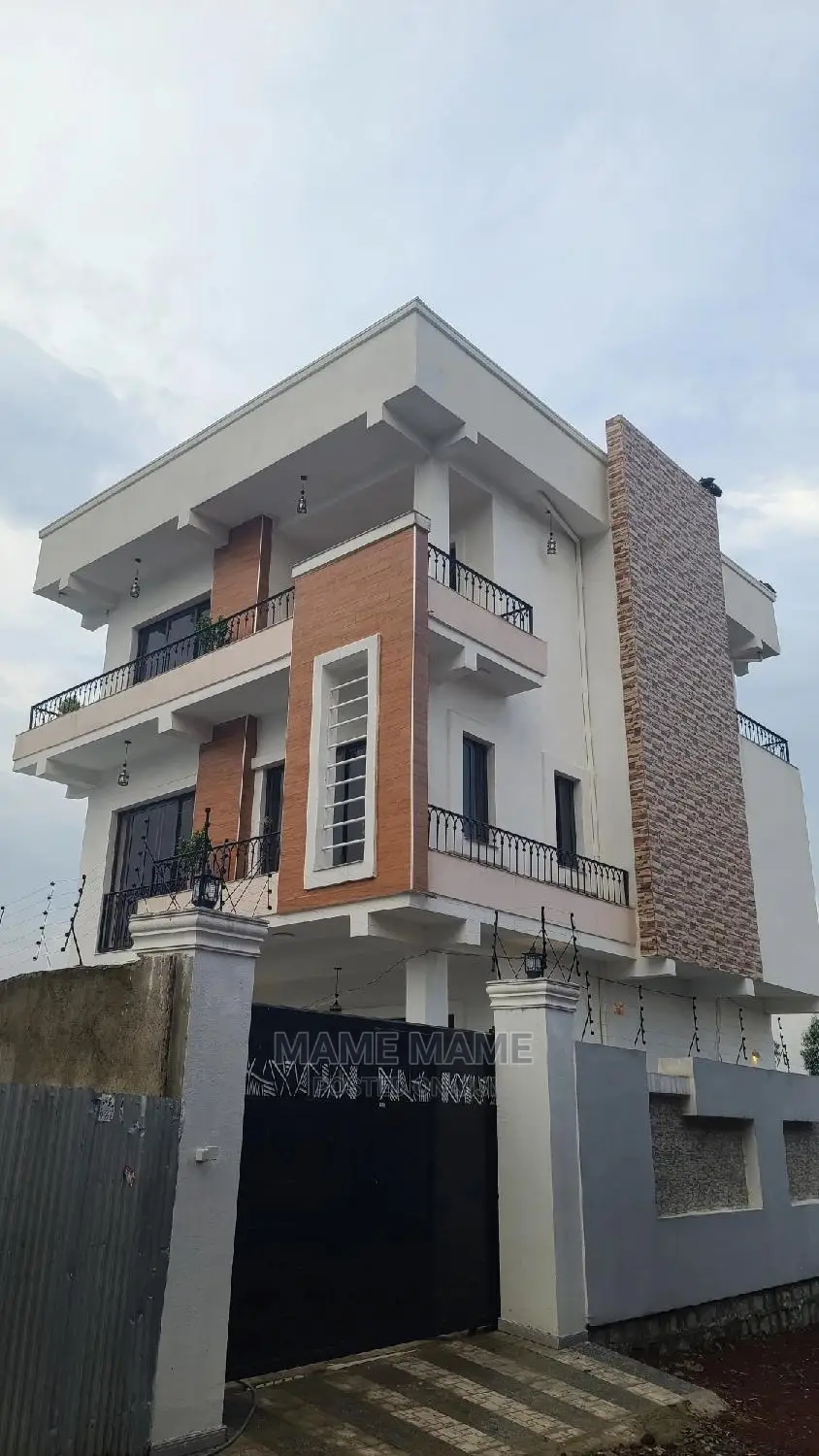 5bdrm House in Addis Abeba, Bole for sale