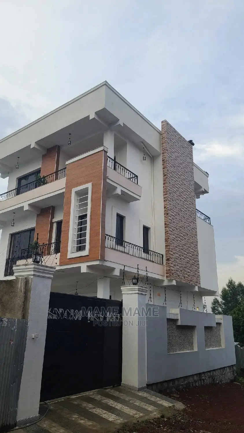 5bdrm House in Addis Abeba, Bole for sale
