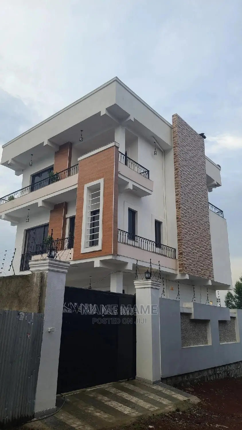 5bdrm House in Addis Abeba, Bole for sale