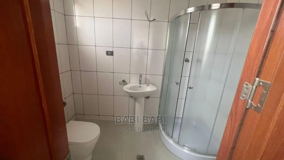 3bdrm Apartment in Semmit, Yeka for sale