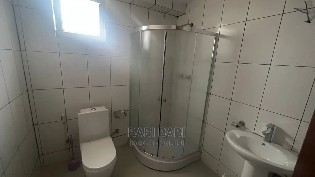 3bdrm Apartment in Semmit, Yeka for sale