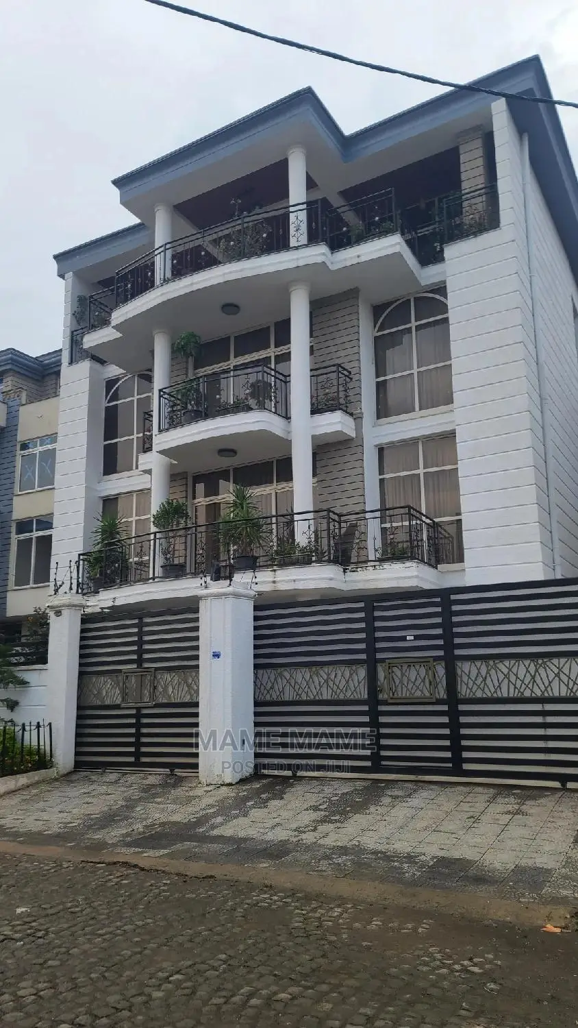7bdrm House in Addis Abeba, Bole for sale