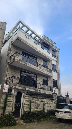5bdrm House in Addis Abeba, Bole for sale
